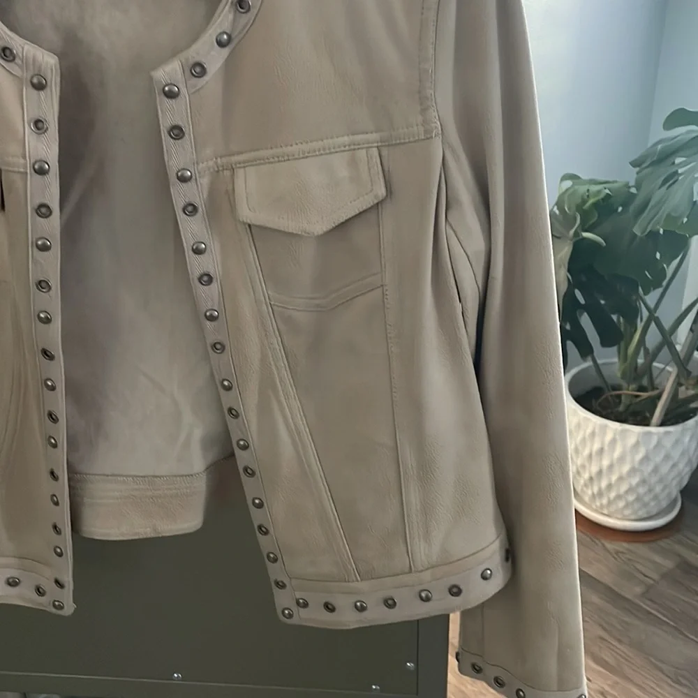 Jacket - Picture 3 of 5